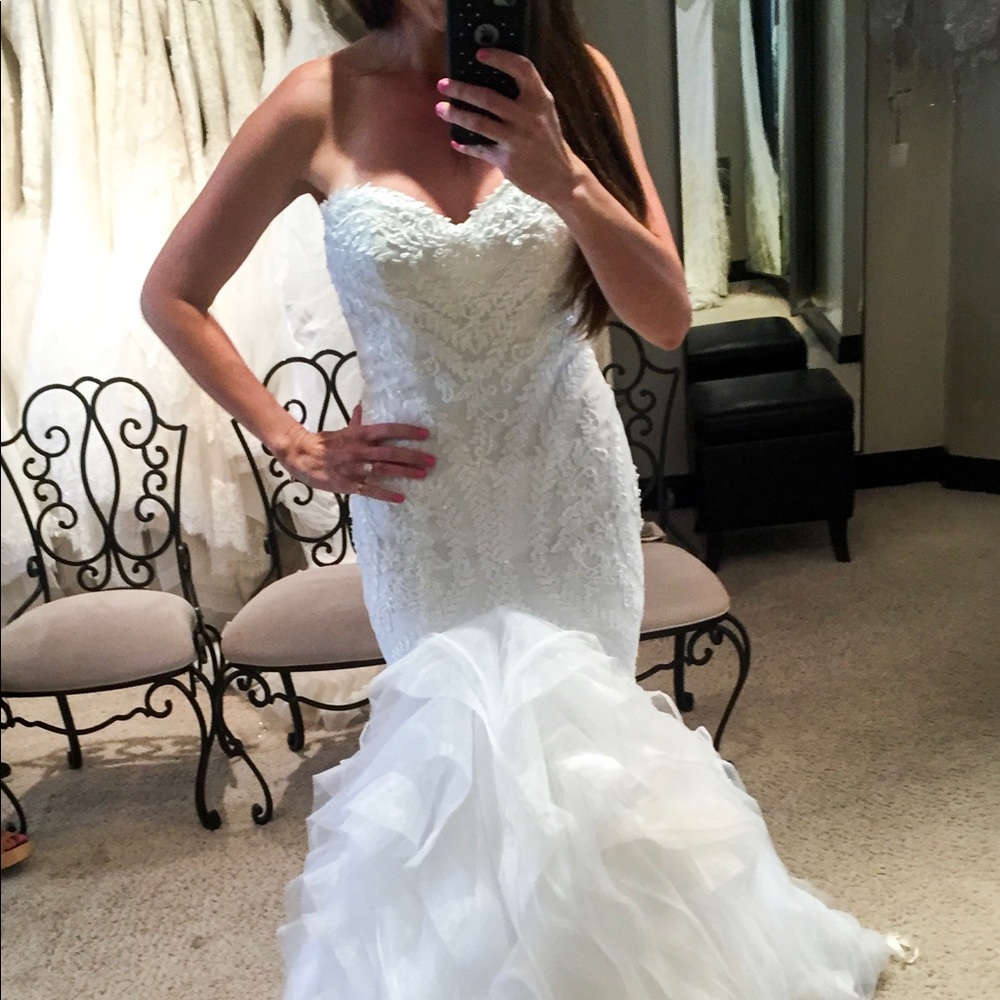 NWT NEVER TRIED ON Pronovias wedding dress Beca - Picture 2 of 8